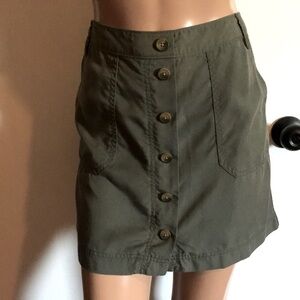 Gap olive green skirt.  Small. Length is 15 & 1/2”.